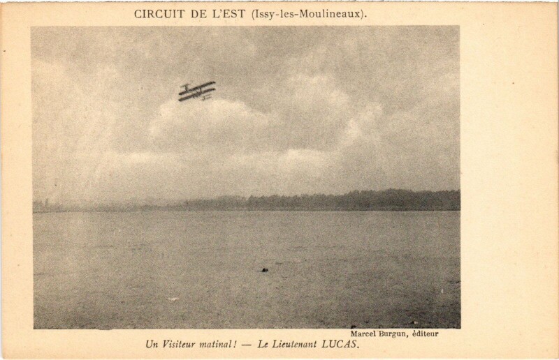 Carte postale ancienne Issy les Moulineaux Un Visiteur matinal France à Issy-les-Moulineaux
