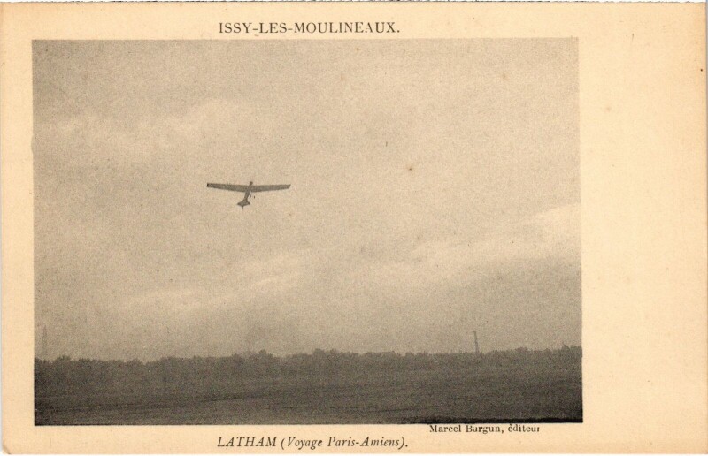 Carte postale ancienne Issy les Moulineaux Latham, voyage Paris-Amiens France à Issy-les-Moulineaux