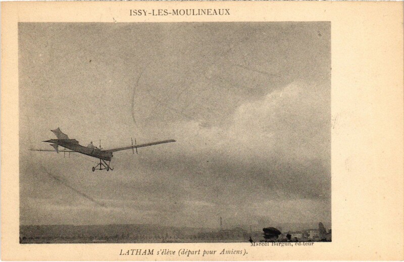 Carte postale ancienne Issy les Moulineaux Latham s'eleve, depart pour Amiens France à Issy-les-Moulineaux