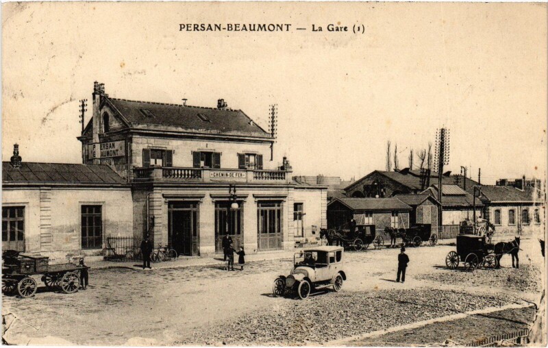 Carte postale ancienne Persan La Gare France à Persan