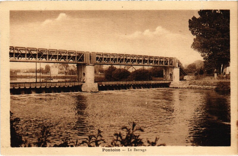 Carte postale ancienne Pontoise Le Barrage France à Pontoise