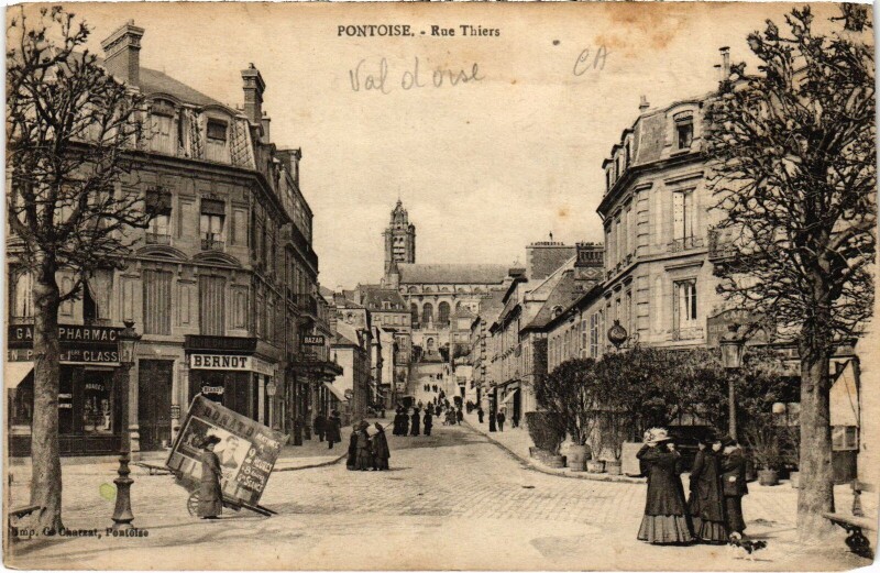 Carte postale ancienne Pontoise Rue Thiers France à Pontoise