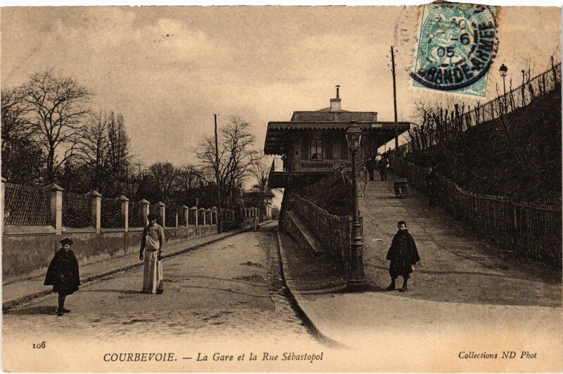 Carte postale ancienne Courbevoie La Gare et la Rue Sebastopol France à Courbevoie