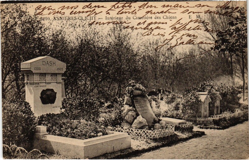 Carte postale ancienne Asnieres Interieur du Cimetiere des Chiens France