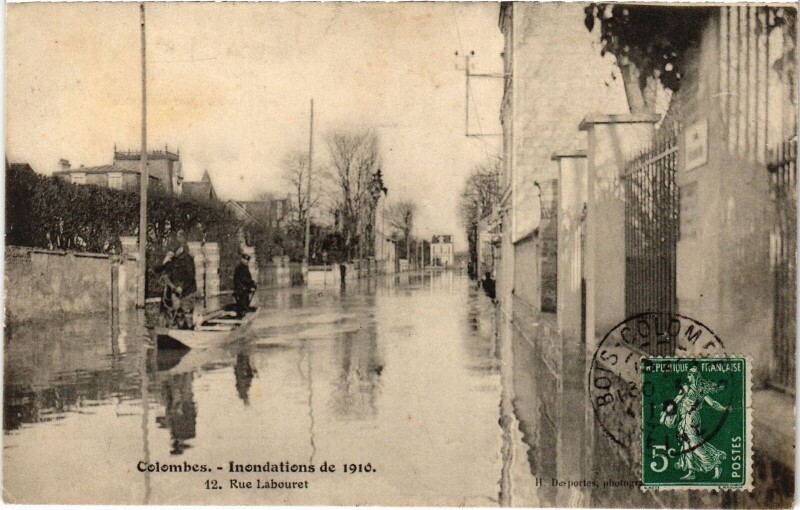 Carte postale ancienne Colombes Rue Labouret, indondations de 1910 France à Colombes