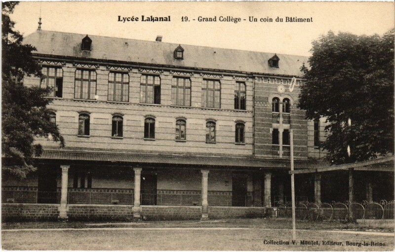 Carte postale ancienne Bourg la Reine Grand College, Un coin du Batiment France à Bourg-la-Reine