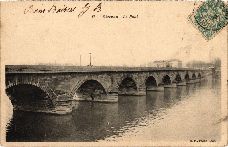 Carte postale ancienne Sevres Le Pont France