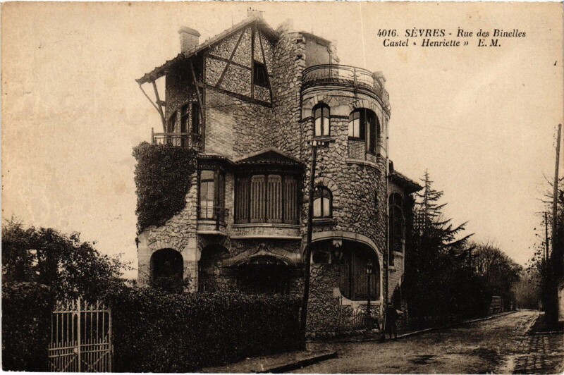 Carte postale ancienne Sevres Rue des Binelles, Castel Henriette France