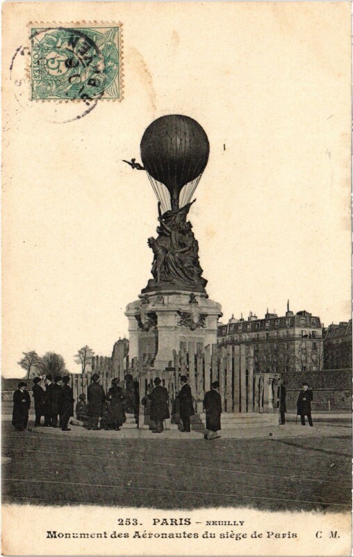 Carte postale ancienne Monument des Aéronautes du siège de Paris à Paris 17e