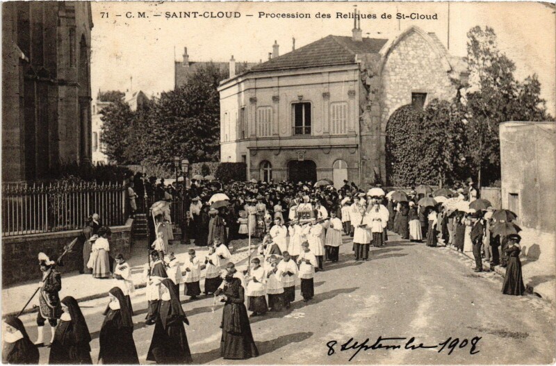 Carte postale ancienne Saint-Cloud Procession des Reliques France à Saint-Cloud