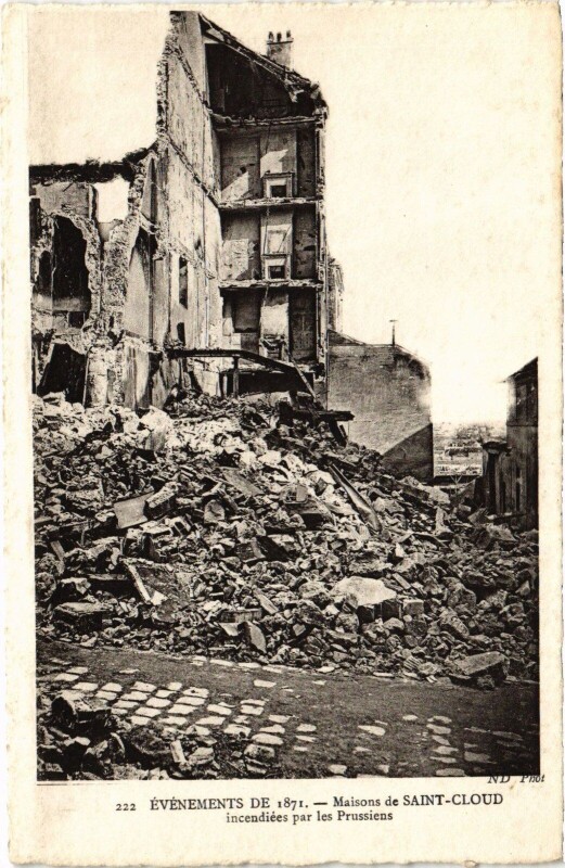 Carte postale ancienne Saint-Cloud Maisons, incendiees par les Prussiens France à Saint-Cloud