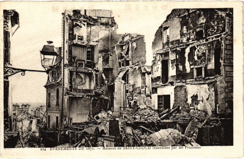 Carte postale ancienne Saint-Cloud Maisons, incendiees par les Prussiens France à Saint-Cloud