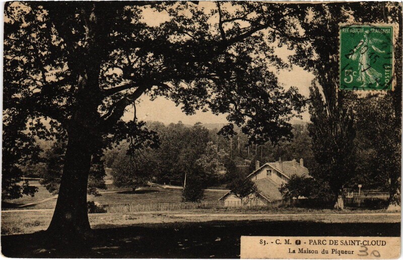 Carte postale ancienne Saint-Cloud La Maison du Piqueur France à Saint-Cloud