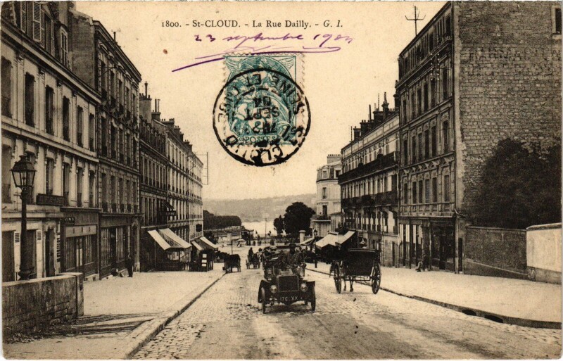 Carte postale ancienne Saint-Cloud La Rue Dailly France à Saint-Cloud
