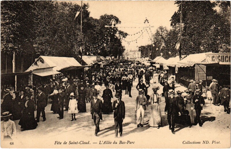 Carte postale ancienne Saint-Cloud L'Allee du Bas-Parc France à Saint-Cloud