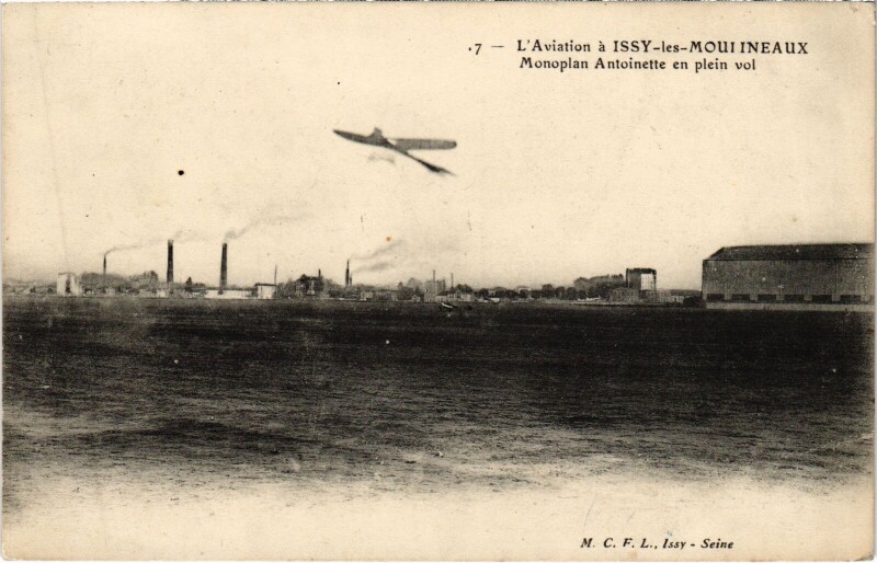 Carte postale ancienne Issy les Moulineaux Monoplan Antoinette en plein vol France à Issy-les-Moulineaux
