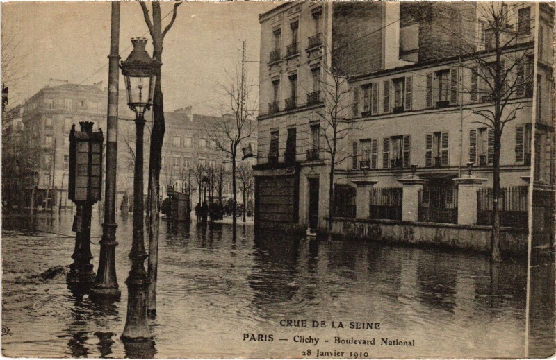 Carte postale ancienne Crue de la Seine - Boulevard National à Clichy