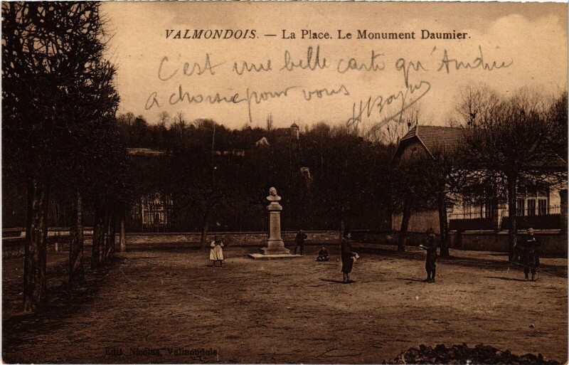 Carte postale ancienne Valmondois La Place, Le Monument Daumier France à Valmondois