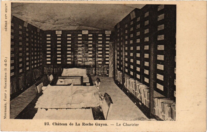 Carte postale ancienne La Roche-Guyon Le Chateau, Le Chartrier France à La Roche-Guyon