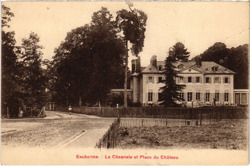 Carte postale ancienne Eaubonne La Chesnale et Place du Chateau France à Eaubonne