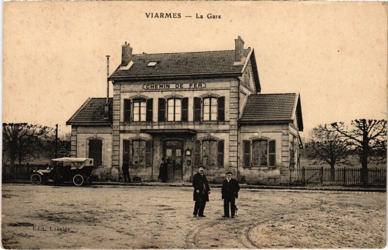 Carte postale ancienne Viarmes La Gare France à Viarmes
