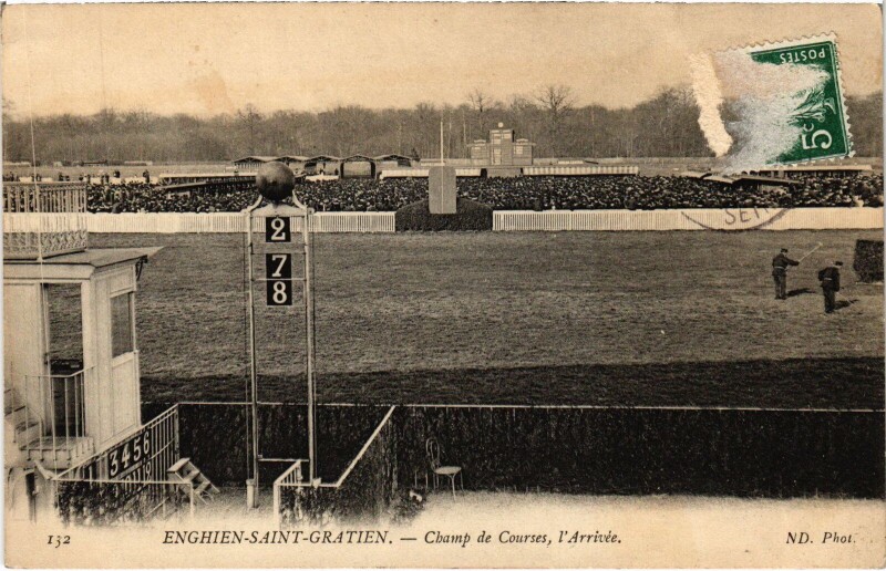Carte postale ancienne Enghien les Bains Champ de Courses, l'Arrivee France à Enghien-les-Bains