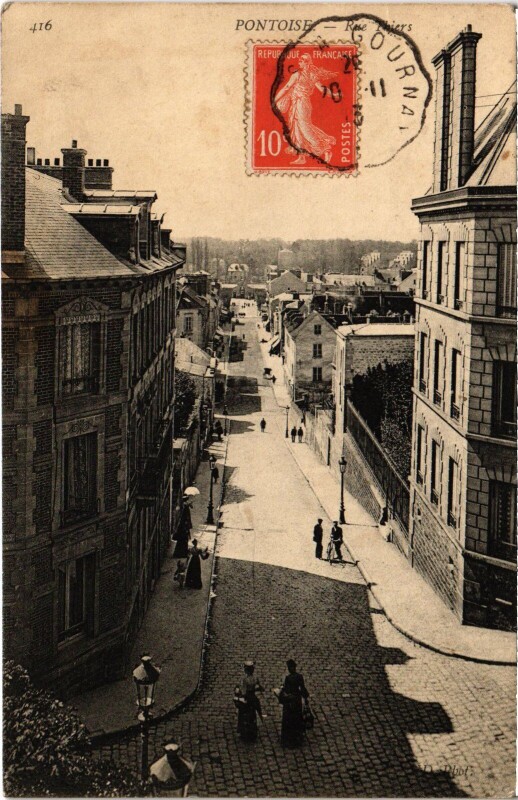 Carte postale ancienne Pontoise Rue Thiers France à Pontoise