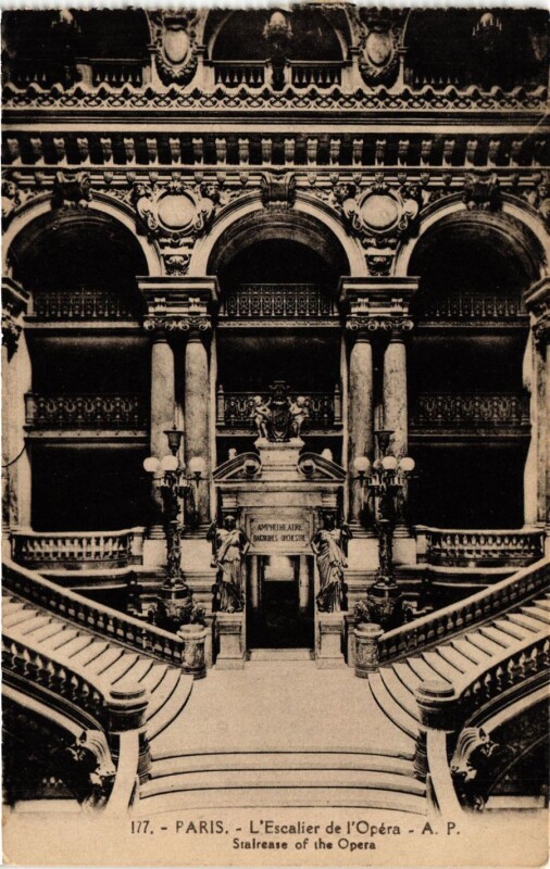 Carte postale ancienne Paris 9e - L'Escalier de l'Opera à Paris 9e