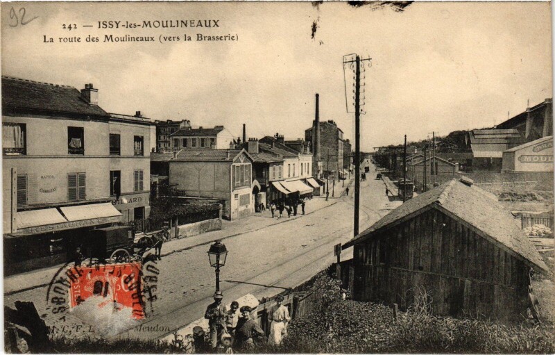 Carte postale ancienne Issy-les-Moulineaux La Route des Moulineaux France à Issy-les-Moulineaux