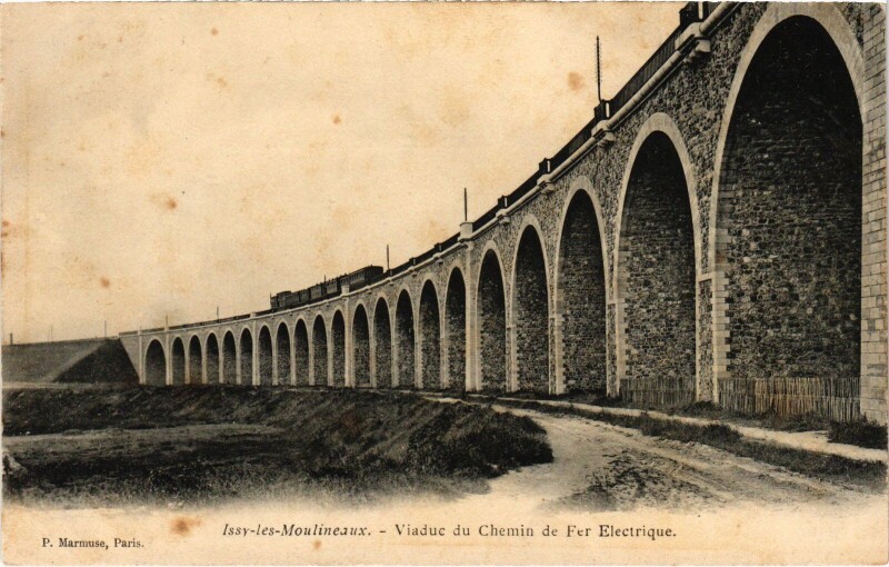 Carte postale ancienne Issy-les-Moulineaux Viaduc du Chemin de Fer Electrique France à Issy-les-Moulineaux