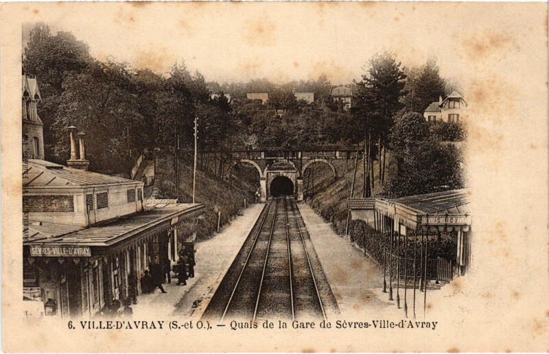 Carte postale ancienne Ville d'Avray Quais de la Gare de Sevres France à Ville-d'Avray