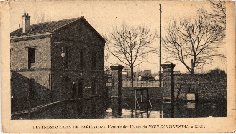 Carte postale ancienne Les inondations de Paris - L'entrée des Usines du Pneu Continental, à Clichy à Clichy