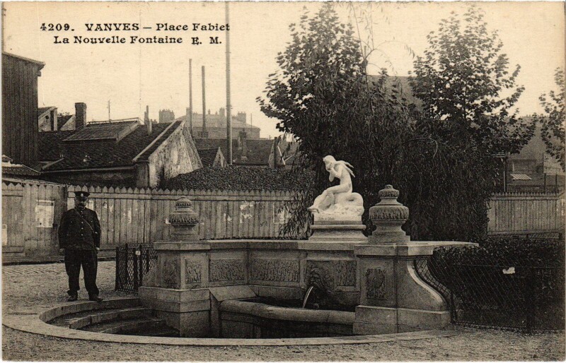 Carte postale ancienne Vanves Place Fabiet, La Nouvelle Fontaine France à Vanves