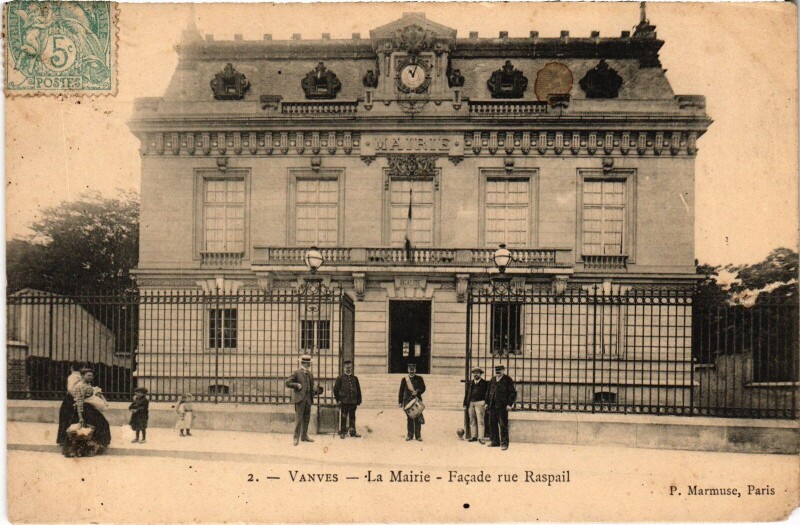 Carte postale ancienne Vanves La Mairie, Facade rue Raspail France à Vanves