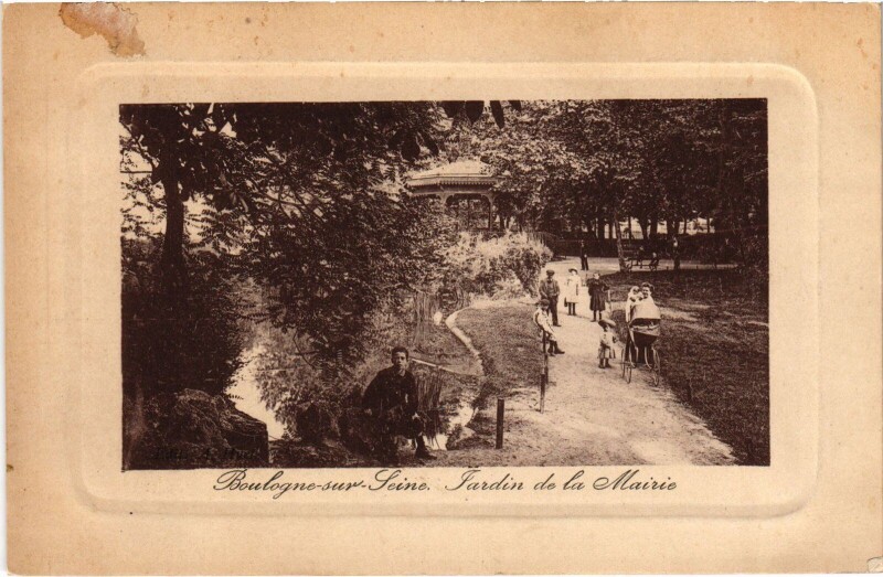 Carte postale ancienne Boulogne sur Seine Jardin de la Mairie France