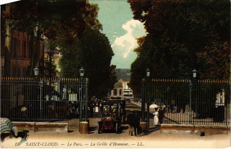 Carte postale ancienne Saint-Cloud Le Parc, La Grille d'Honneur France à Saint-Cloud