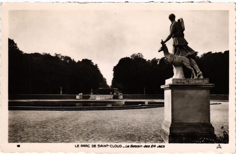 Carte postale ancienne Saint-Cloud Le Parc, Les Bassin des 24 Jets France à Saint-Cloud