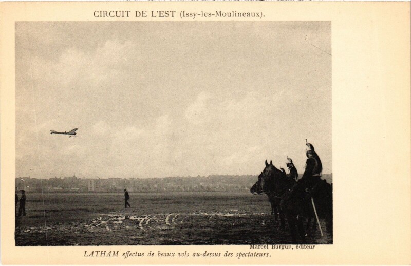 Carte postale ancienne Issy les Moulineaux Latham effectue de beaux vols France à Issy-les-Moulineaux