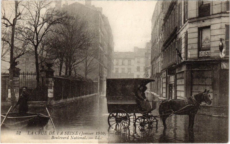 Carte postale ancienne La Crue de la Seine - Boulevard National à Clichy