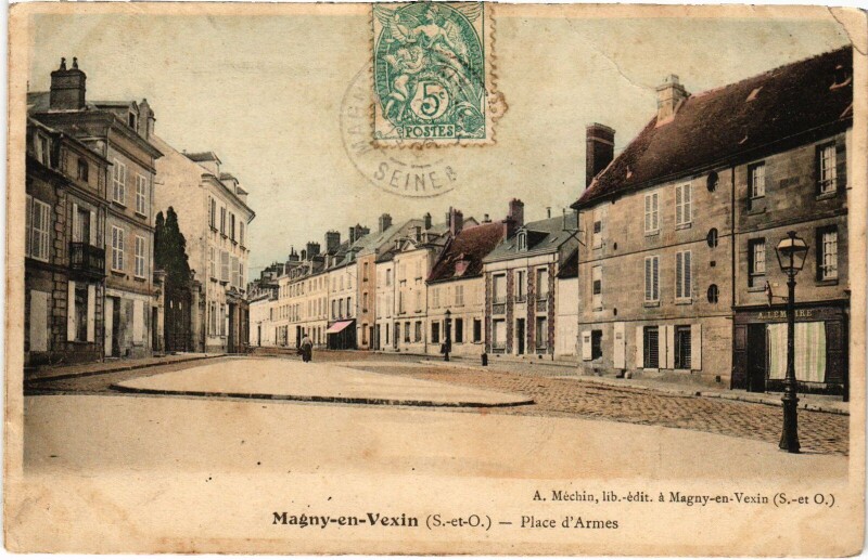 Carte postale ancienne Magny en Vexin Place d'Armes France à Magny-en-Vexin