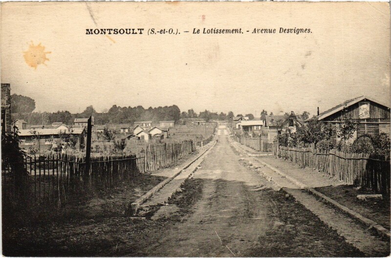 Carte postale ancienne Montsoult Le Lotissement, Avenue Desvignes France à Montsoult