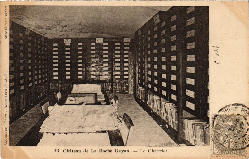 Carte postale ancienne La Roche-Guyon Le Chateau, Le Chartrier France à La Roche-Guyon