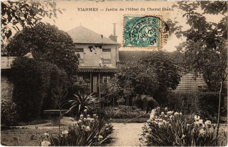 Carte postale ancienne Viarmes Jardin de l'Hotel du Cheval Blanc France à Viarmes