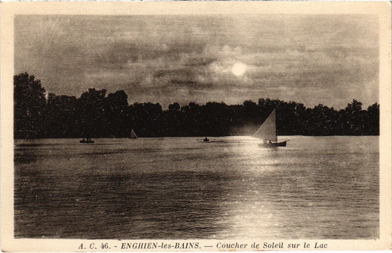 Carte postale ancienne Enghien les Bains Coucher de Soleil s le Lac France à Enghien-les-Bains