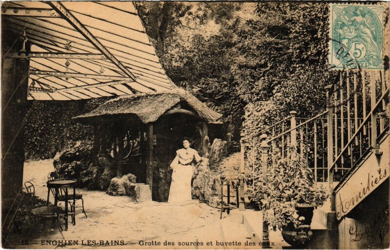 Carte postale ancienne Enghien les Bains Grotte des sources et buvette des eaux France à Enghien-les-Bains