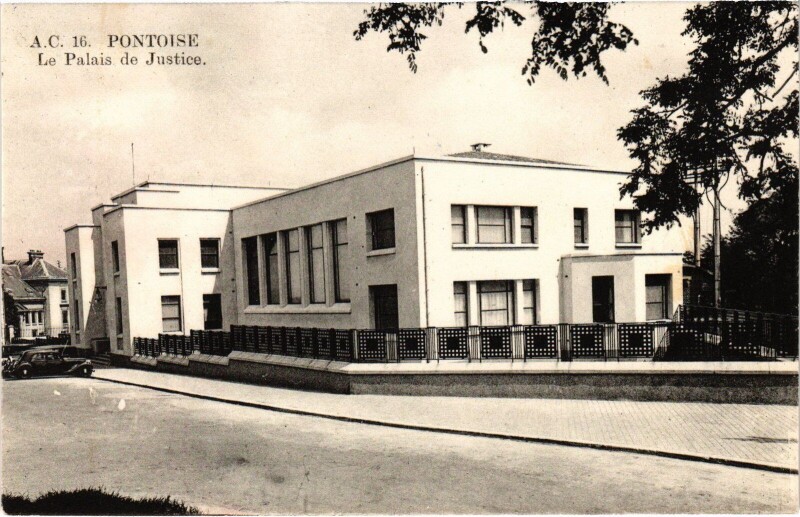 Carte postale ancienne Pontoise Le Palais de Justice France à Pontoise