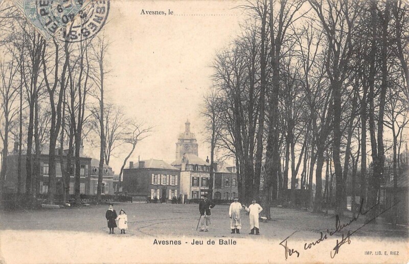 Carte postale ancienne Avesnes Jeu De Balle à Esnes