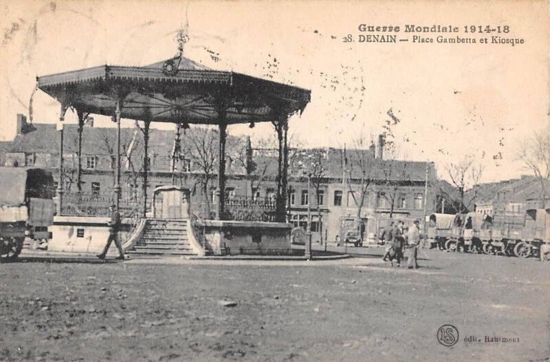 Carte postale ancienne Denain Place Gambetta Et Kiosque à Denain