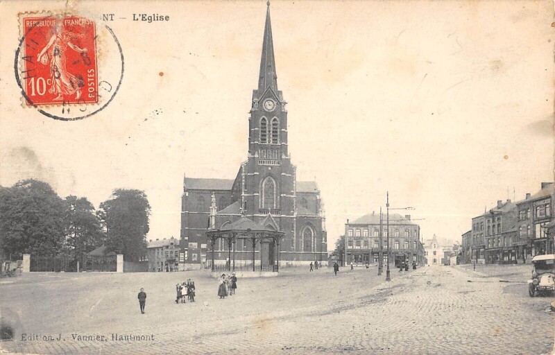 Carte postale ancienne Hautmont Eglise à Hautmont