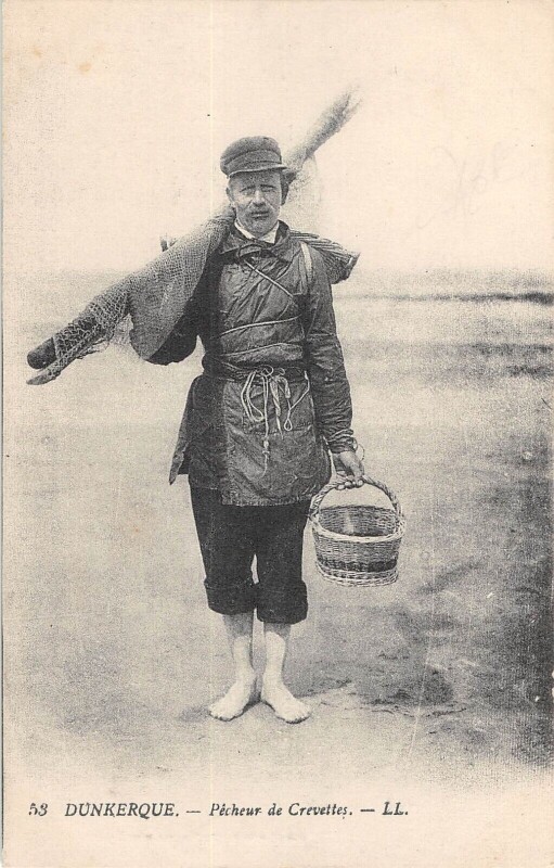 Carte postale ancienne Dunkerque Pecheur De Crevettes à Dunkerque